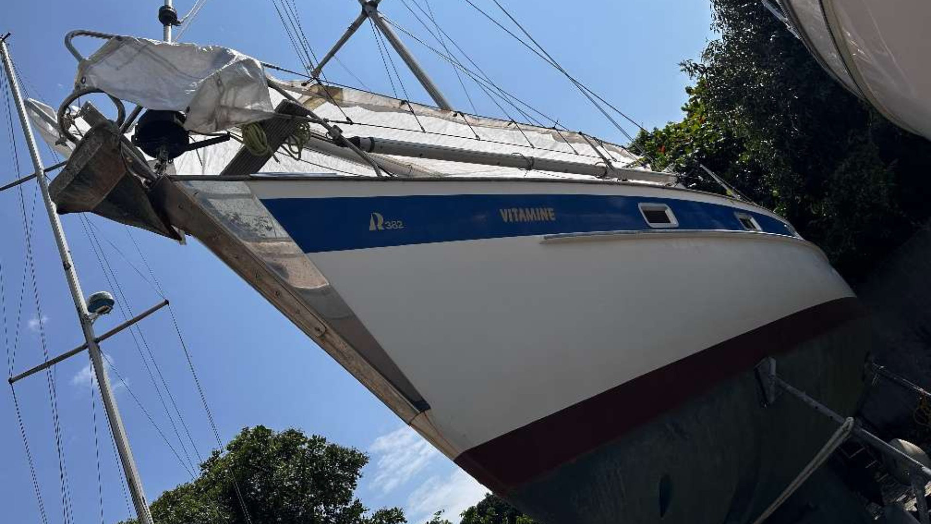 Hallberg Rassy 382
